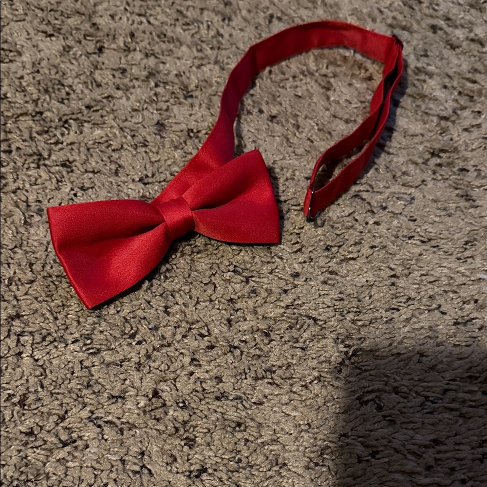 Classic Red Men’s Clip-on Bow Tie